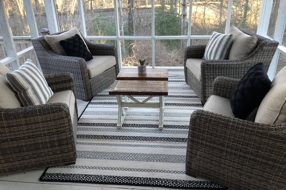 Photo of Outdoor in Revelo