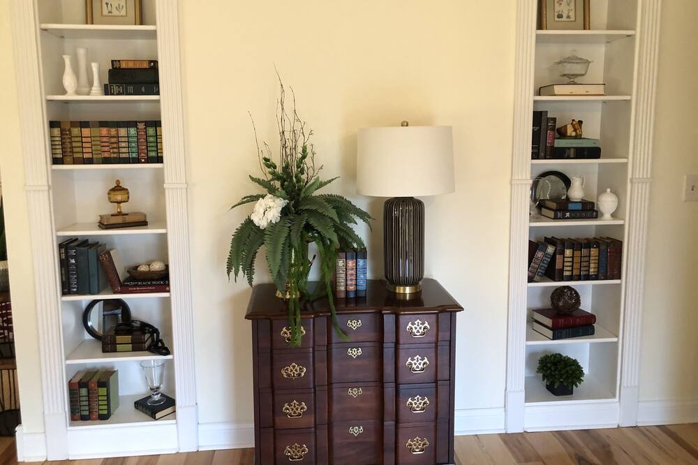 Photo of Others in Revelo