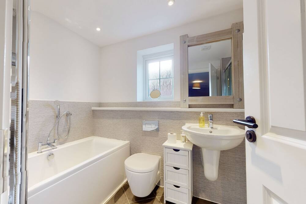 Photo of Bathroom in Royal Leamington Spa