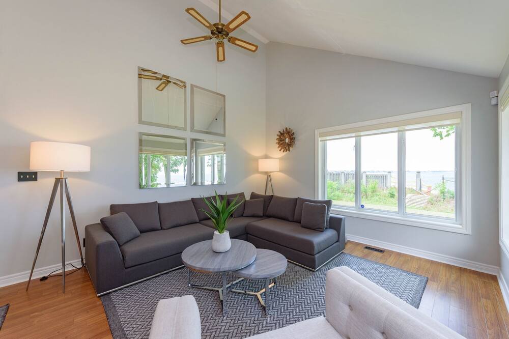 Photo of Livingroom in Winona