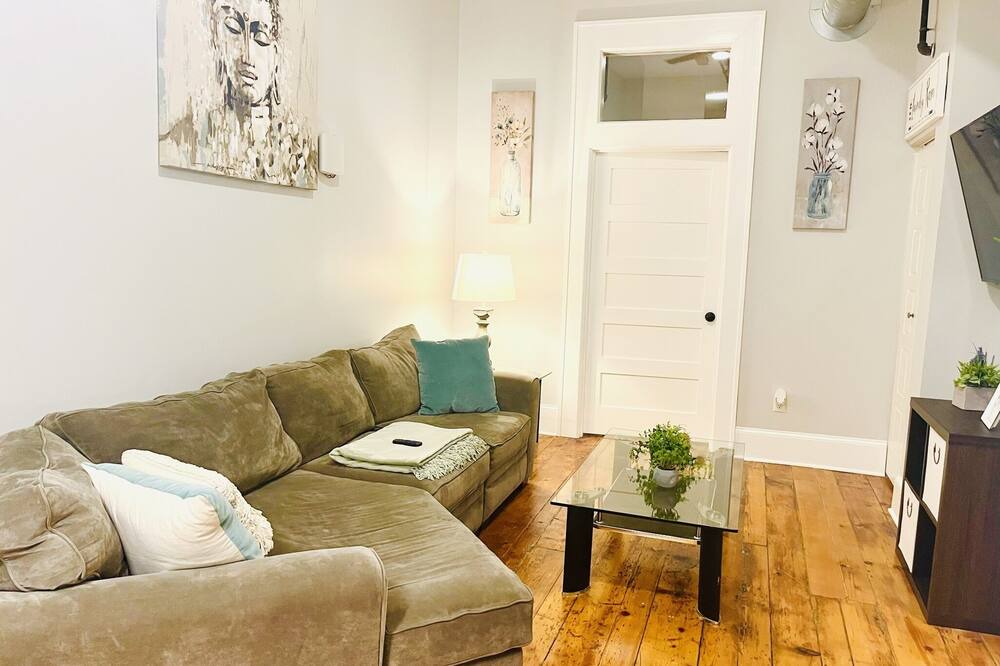 Photo of Livingroom in Central Business District