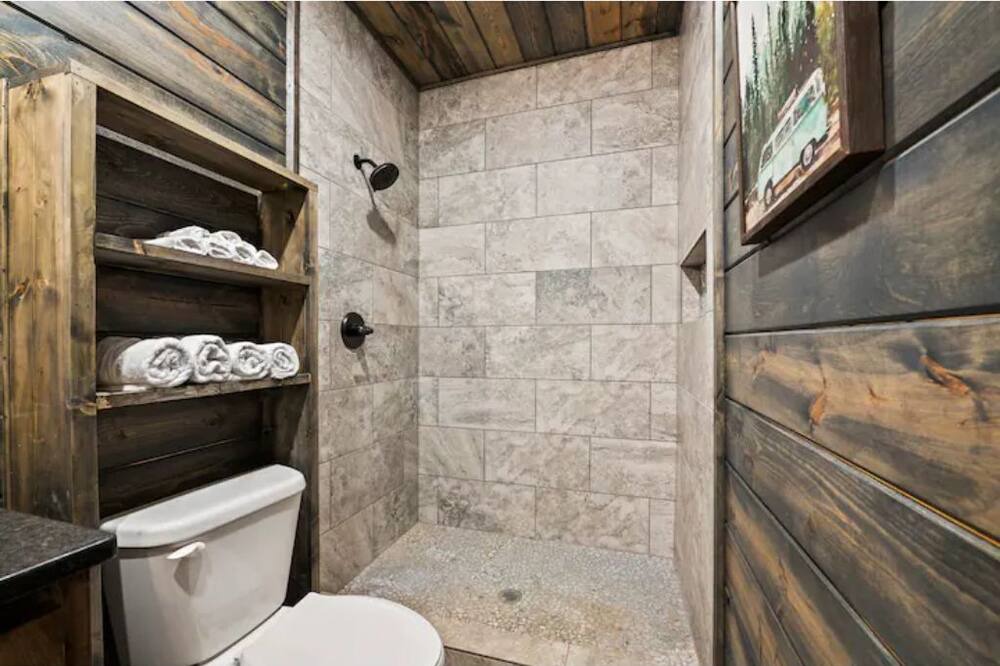Photo of Bathroom in Golden