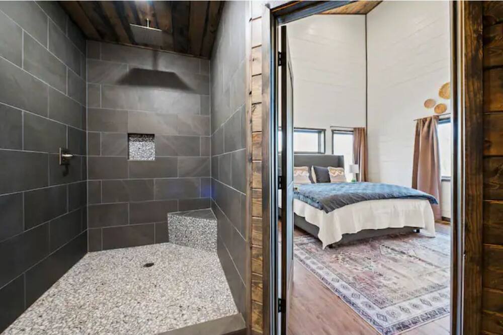 Photo of Bathroom in Golden