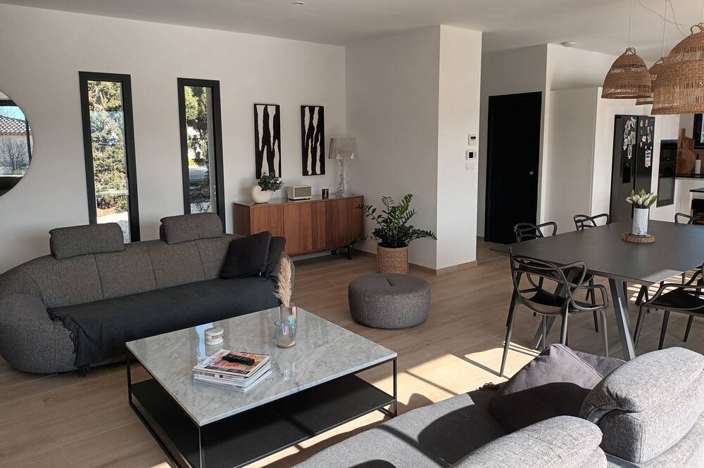 Photo of Livingroom in Tavel