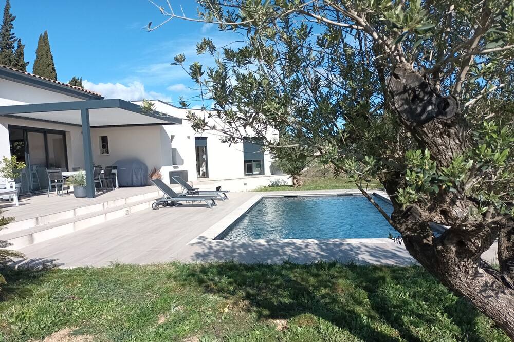 Photo of Outdoor in Tavel