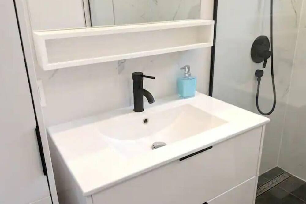 Photo of Bathroom in Cote-Saint-Luc