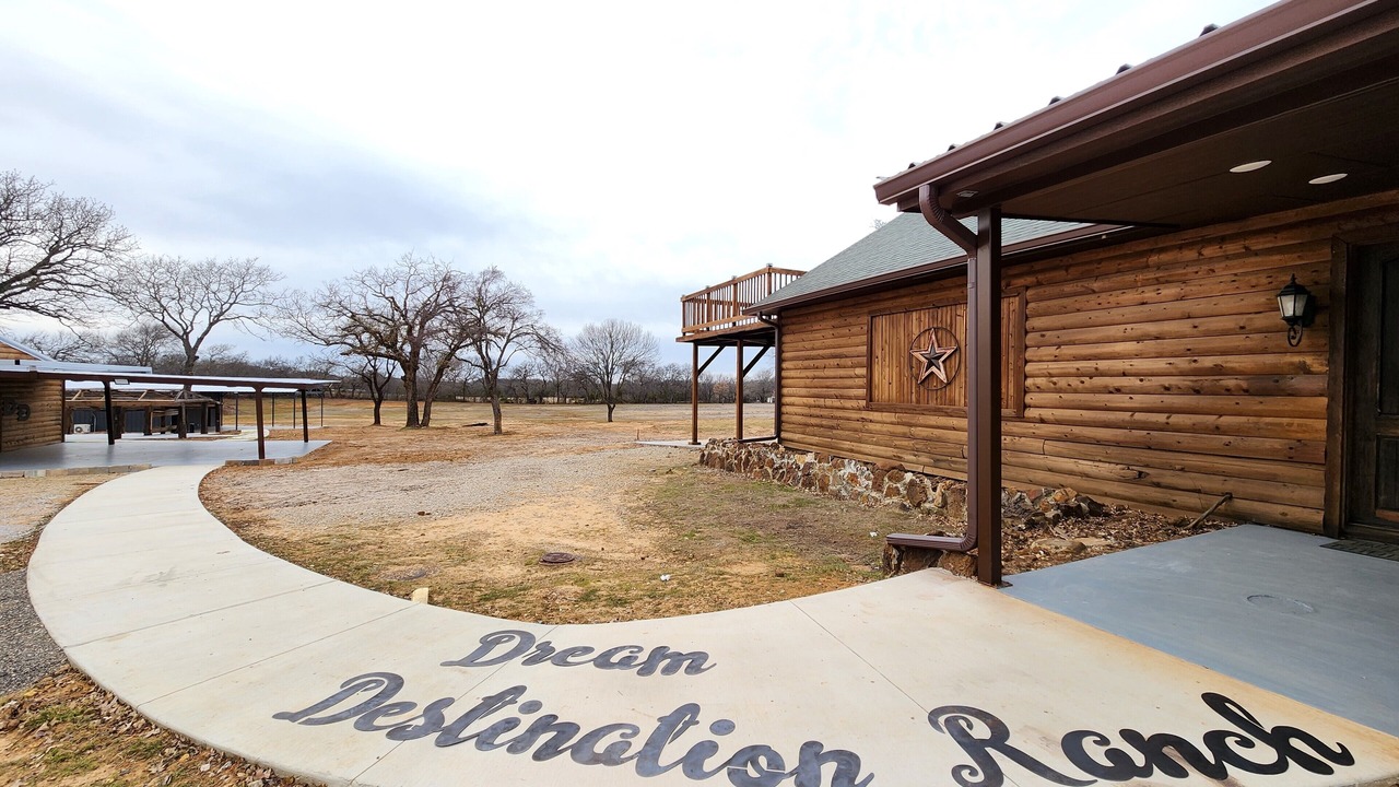 Photo of Outdoor in Era