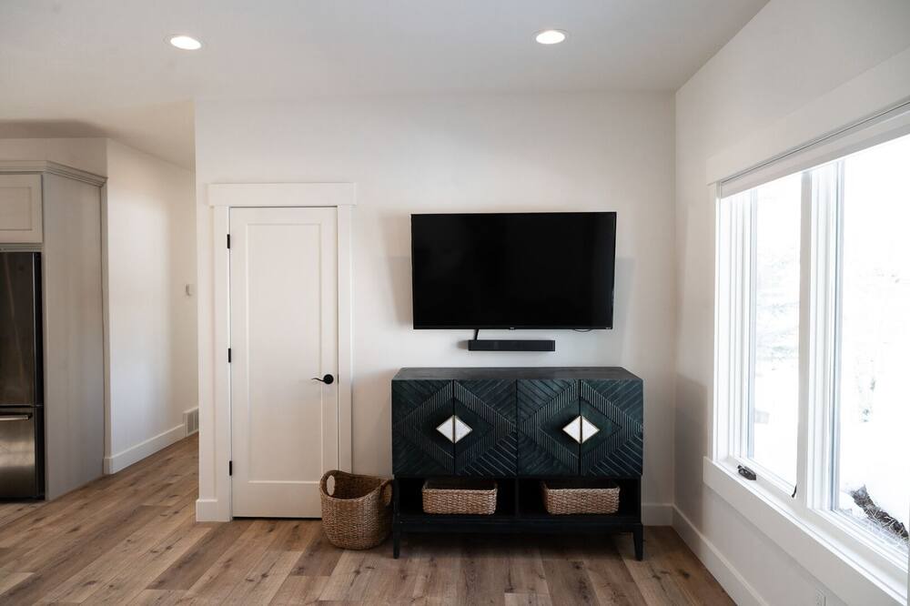 Photo of Bedroom in Lake Creek Estates