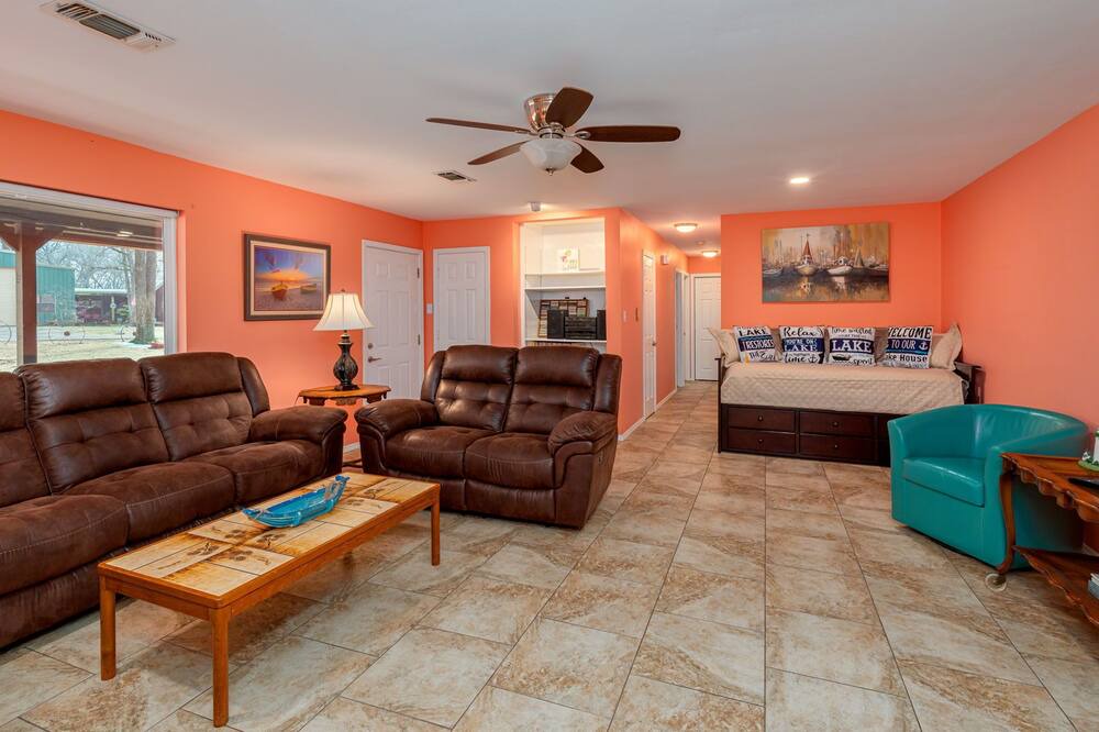 Photo of Livingroom in Kingston