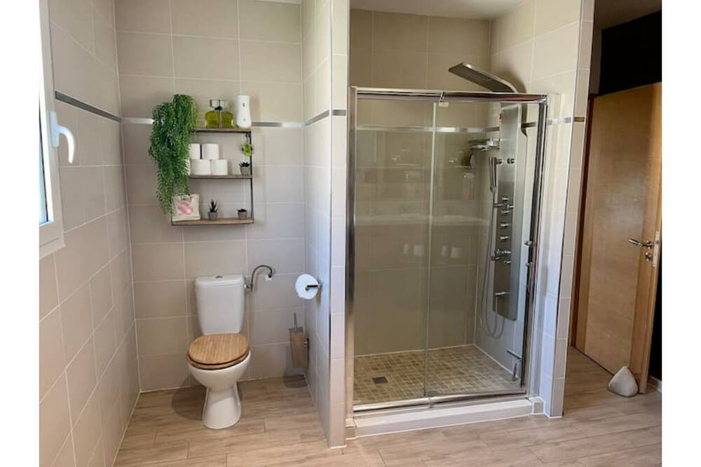 Photo of Bathroom in Massillargues-Attuech