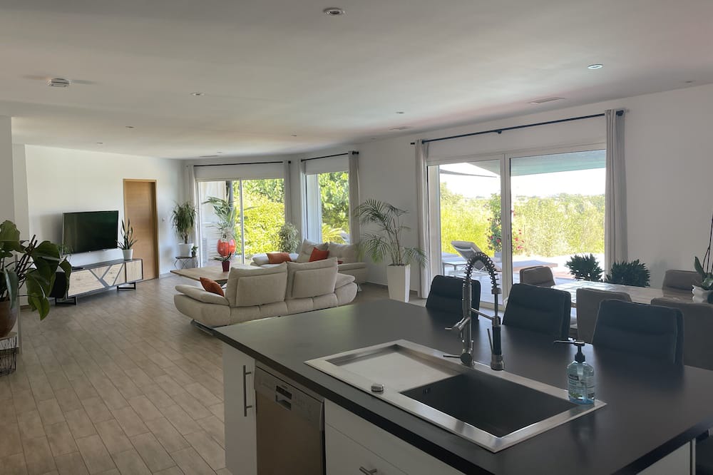 Photo of Kitchen in Massillargues-Attuech