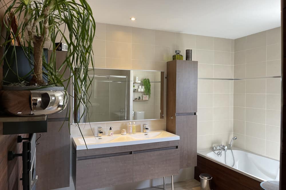 Photo of Bathroom in Massillargues-Attuech