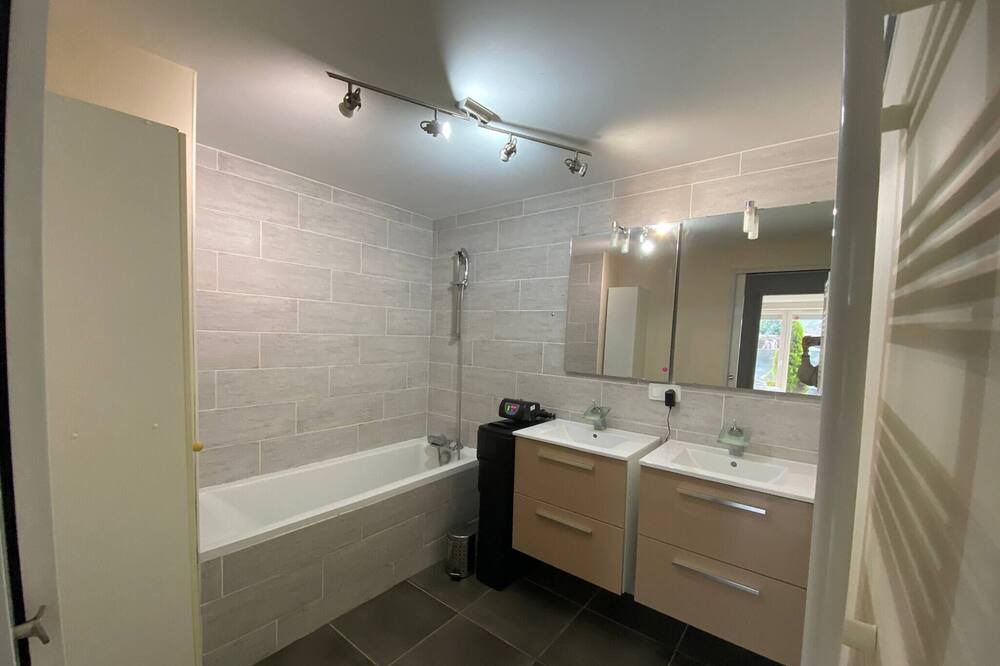 Photo of Bathroom in Saint-Jean-de-Marsacq