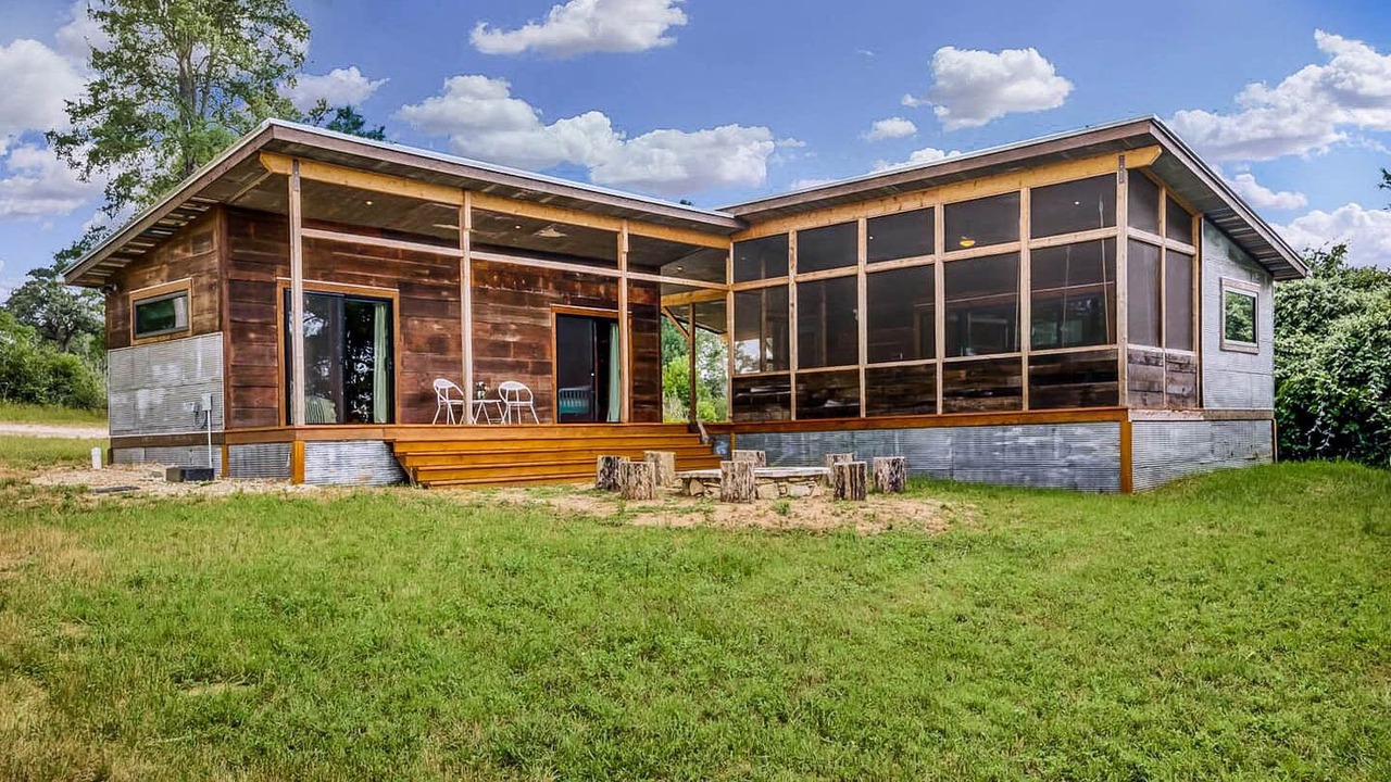 Photo of Outdoor in Elgin