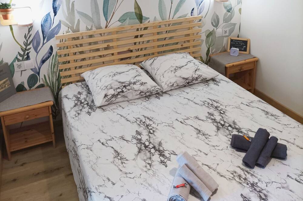 Photo of Bedroom in Allaire