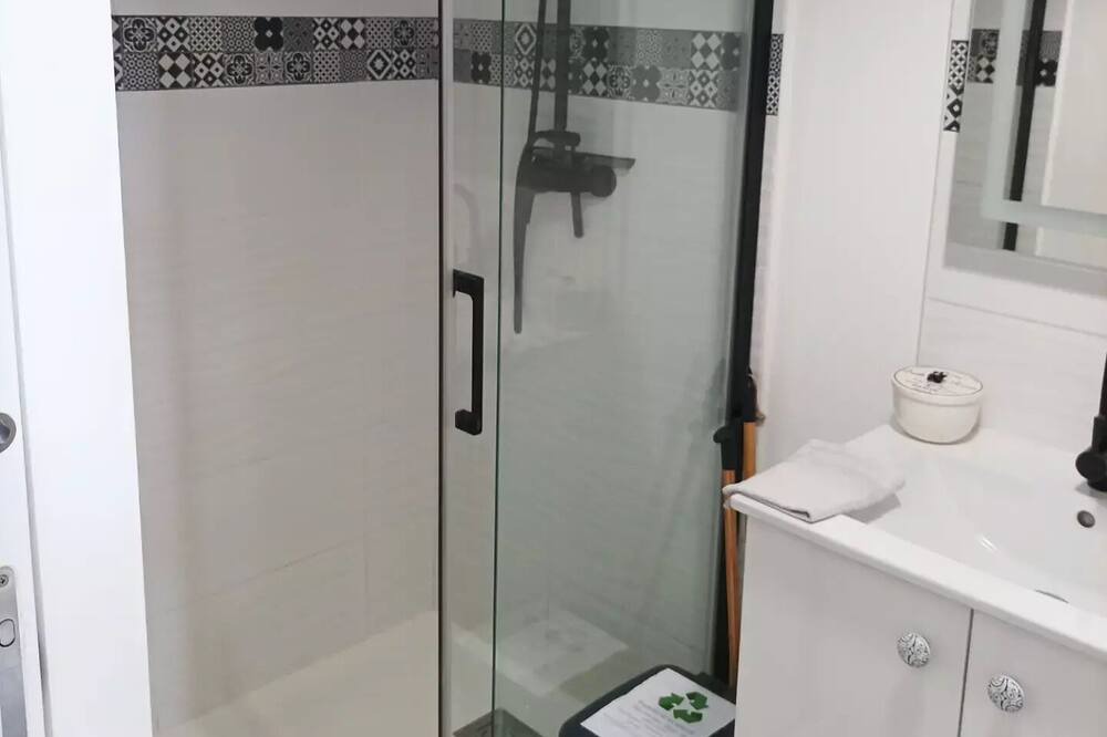 Photo of Bathroom in Allaire