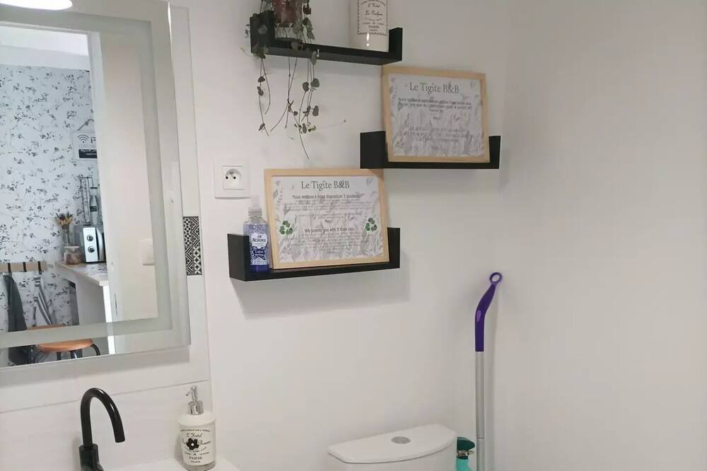 Photo of Bathroom in Allaire