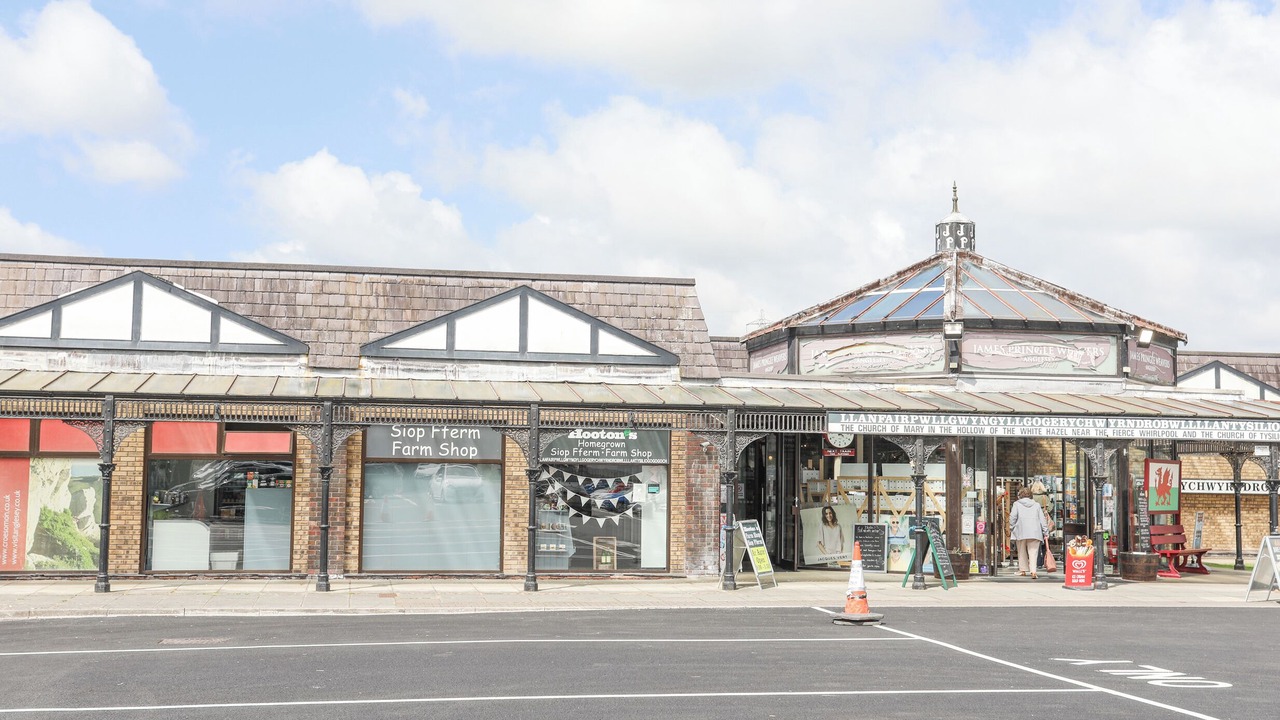 Photo of Others in Gaerwen