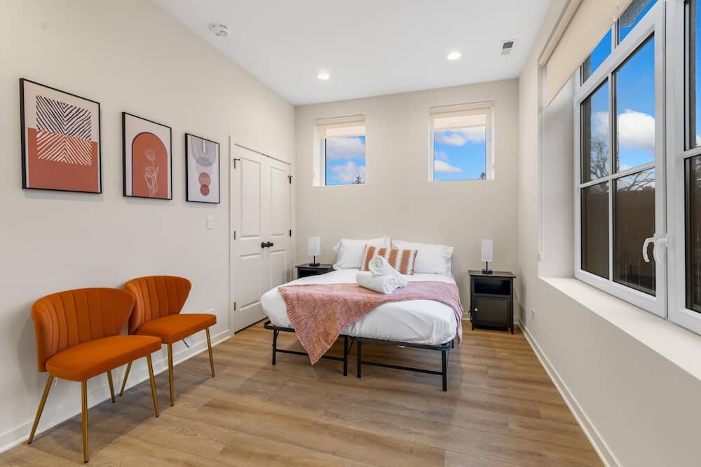 Photo of Bedroom in River Grove