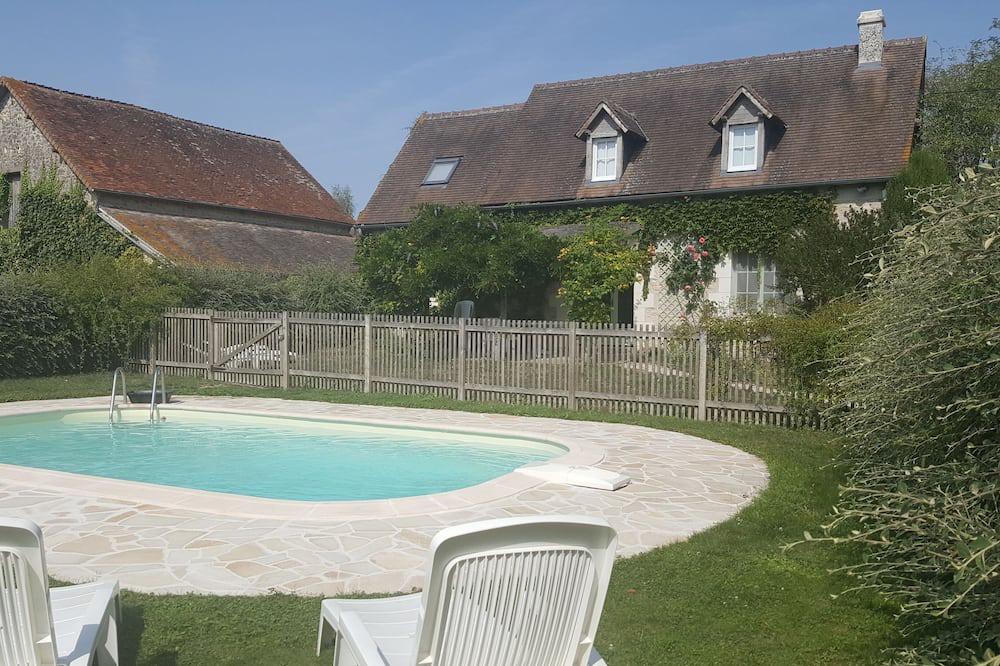 Photo of Outdoor in Sennevieres