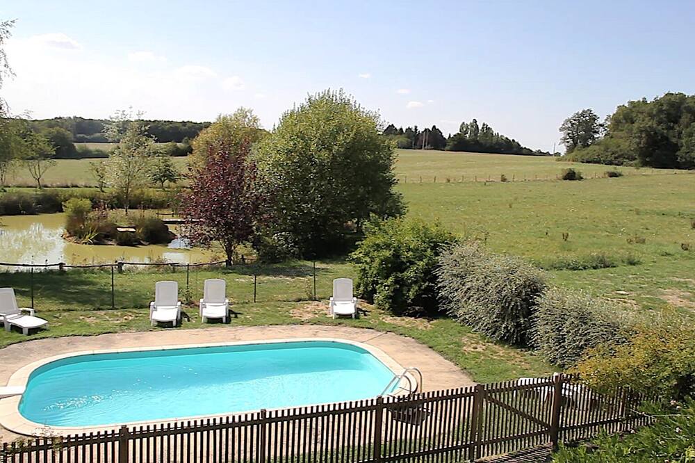 Photo of Outdoor in Sennevieres