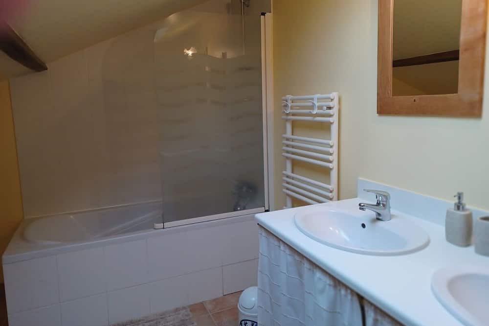 Photo of Bathroom in Sennevieres