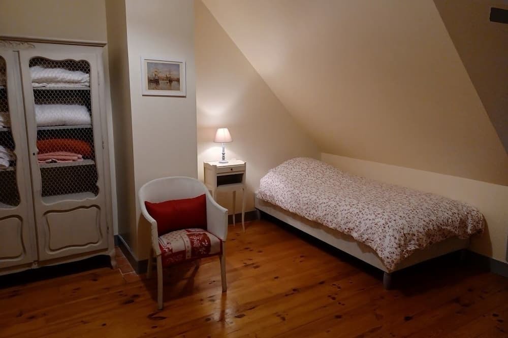 Photo of Bedroom in Sennevieres