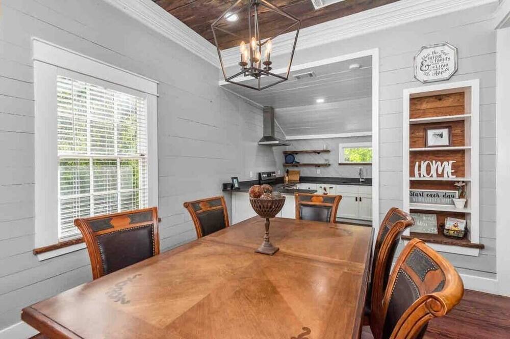 Photo of Bedroom in Nacogdoches