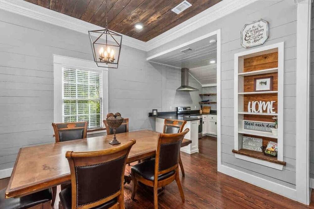 Photo of Bedroom in Nacogdoches