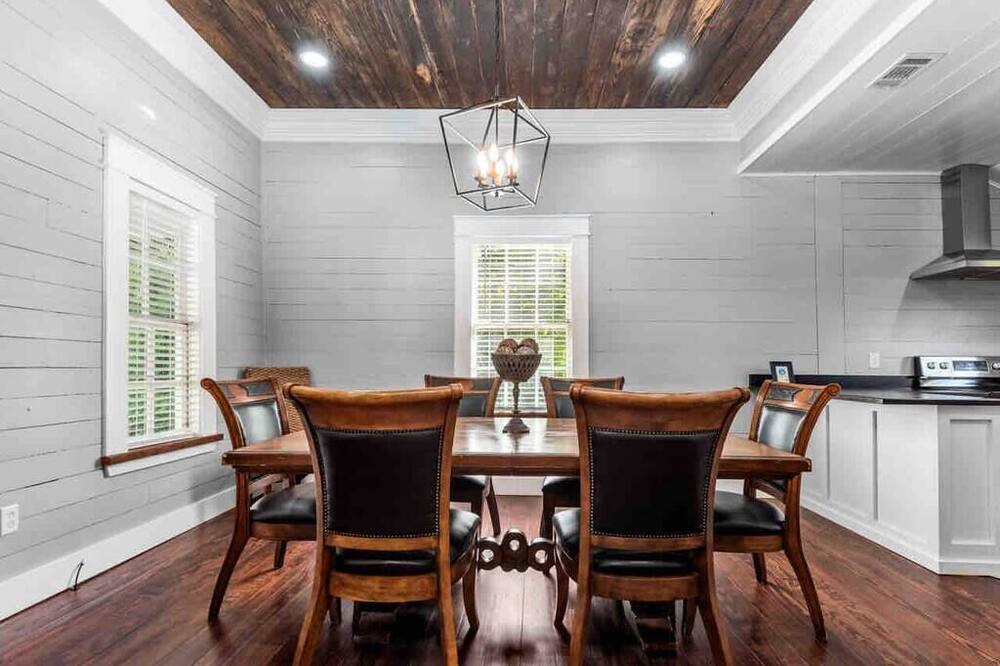 Photo of Bedroom in Nacogdoches