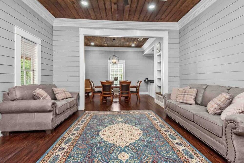 Photo of Bedroom in Nacogdoches
