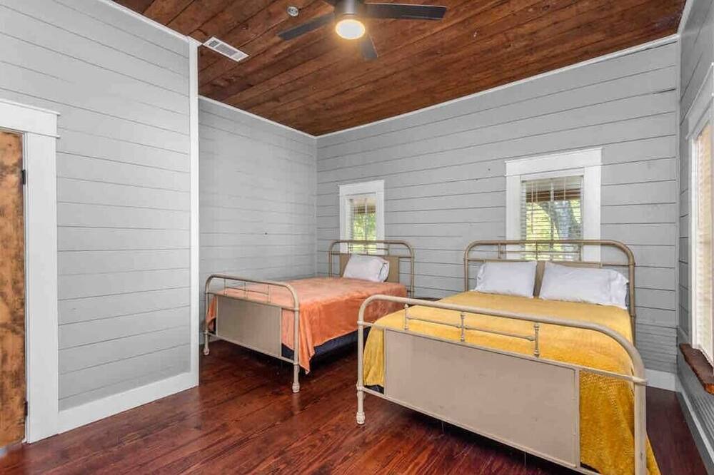 Photo of Bedroom in Nacogdoches