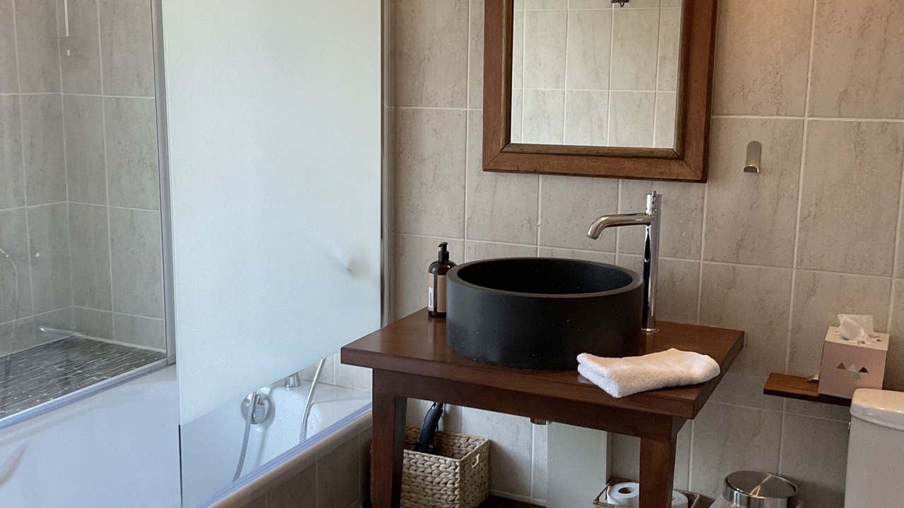 Photo of Bathroom in Reugny