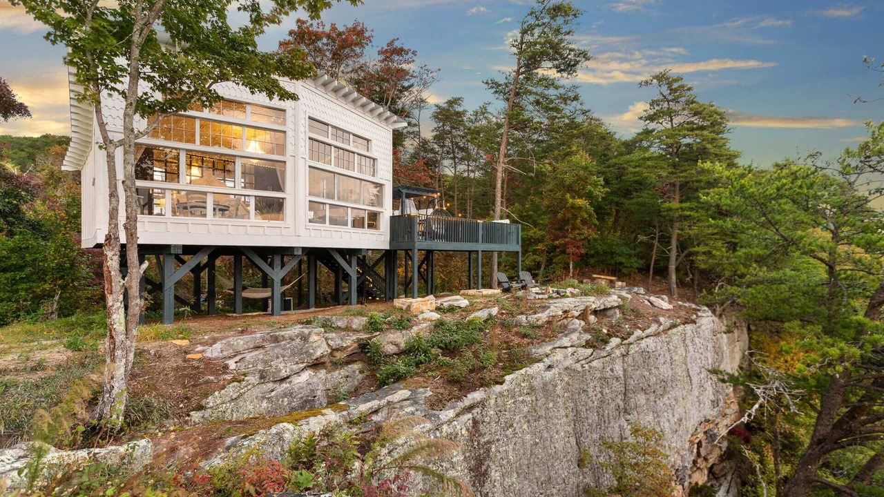 Photo of Buildings in Lupton City
