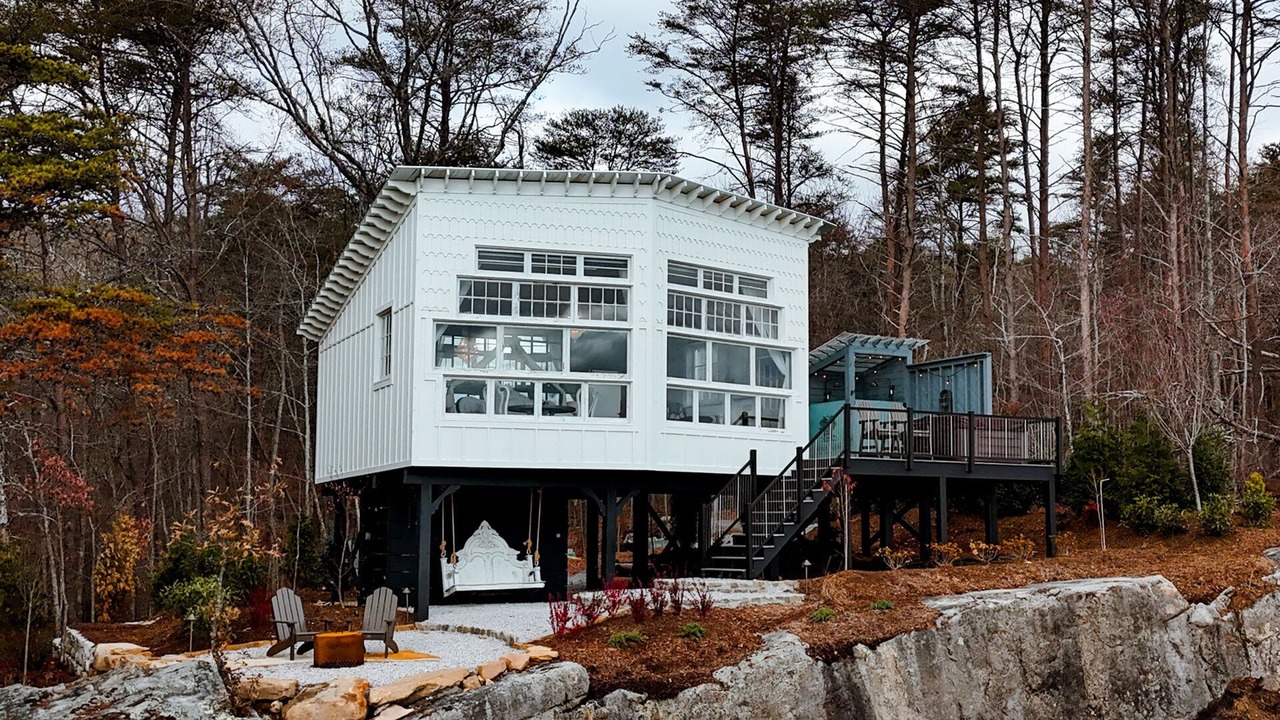 Photo of Buildings in Lupton City