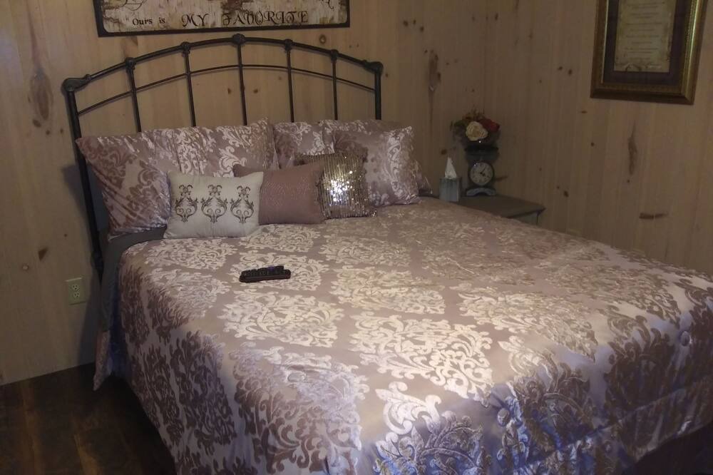 Photo of Bedroom in Gilmer