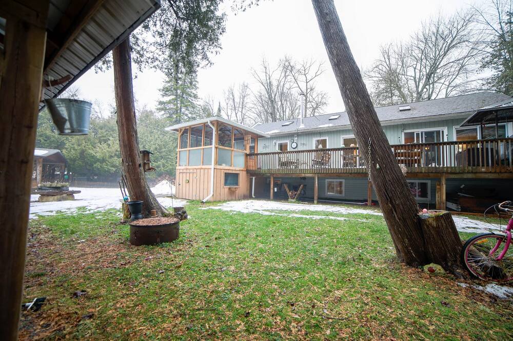 Photo of Outdoor in Brock