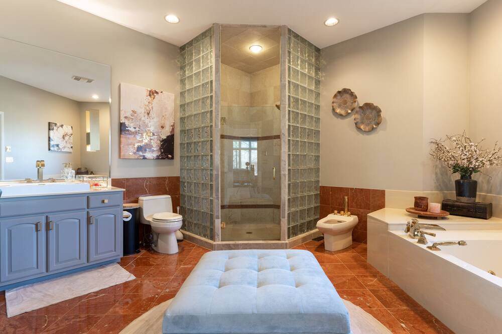 Photo of Bathroom in Lake Forest