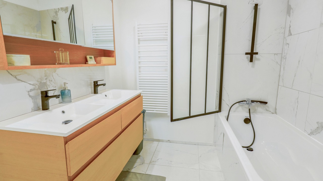 Photo of Bathroom in 9th Arrondissement