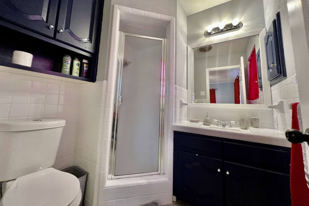 Photo of Bathroom in Universal City