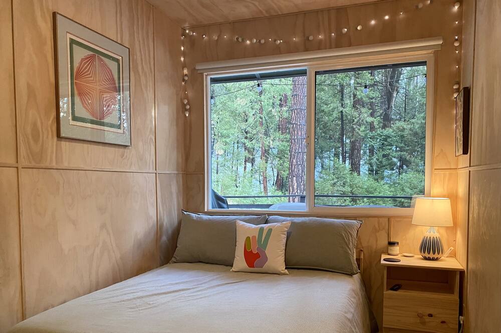 Photo of Bedroom in Idyllwild