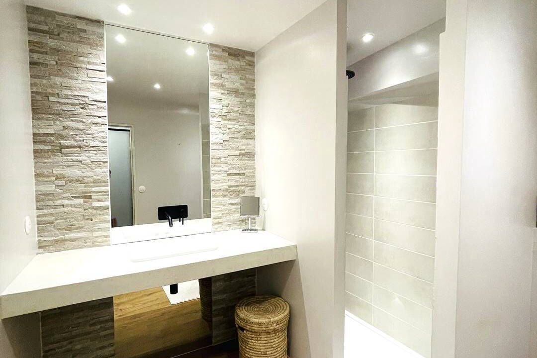 Photo of Bathroom in Palau-del-Vidre