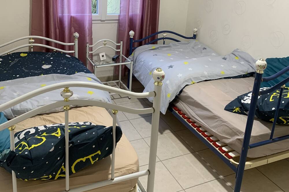 Photo of Bedroom in Champagne-les-Marais