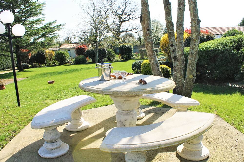 Photo of Outdoor in Avrille