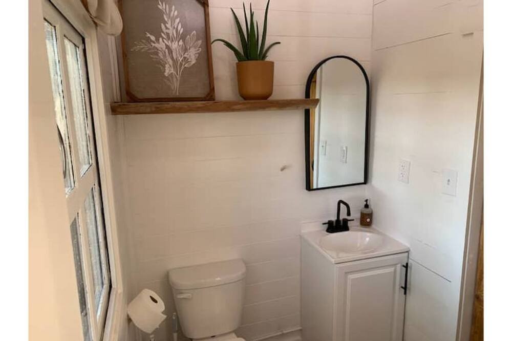 Photo of Bathroom in Hico