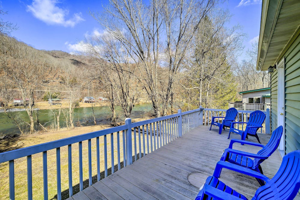 Photo of Others in Hinton