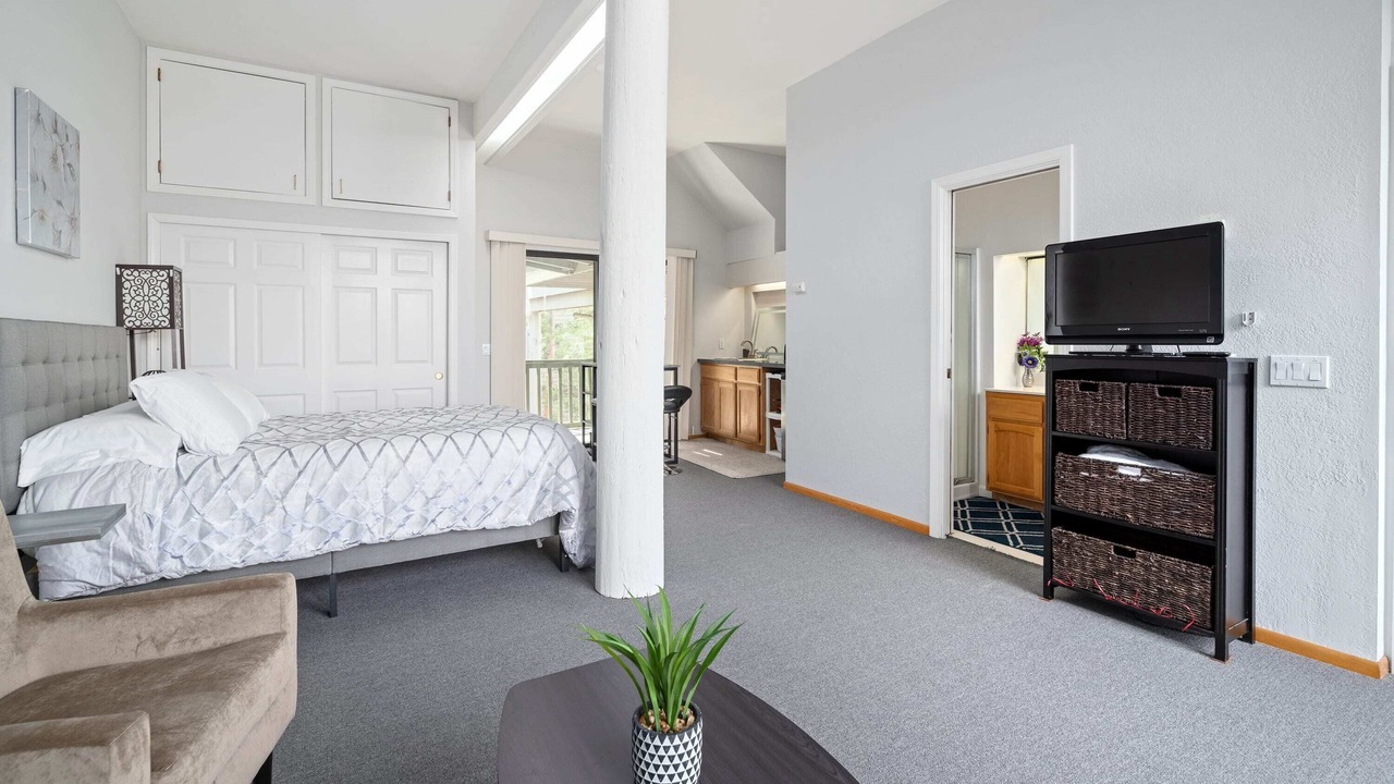 Photo of Others in Farm Hills