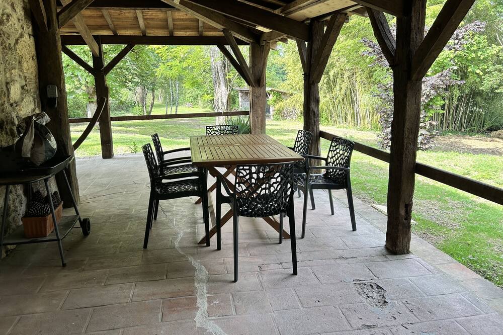 Photo of Outdoor in Allez-et-Cazeneuve