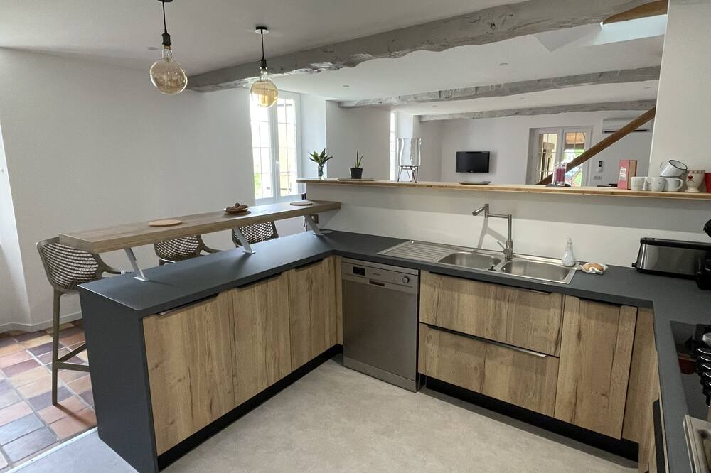 Photo of Kitchen in Allez-et-Cazeneuve