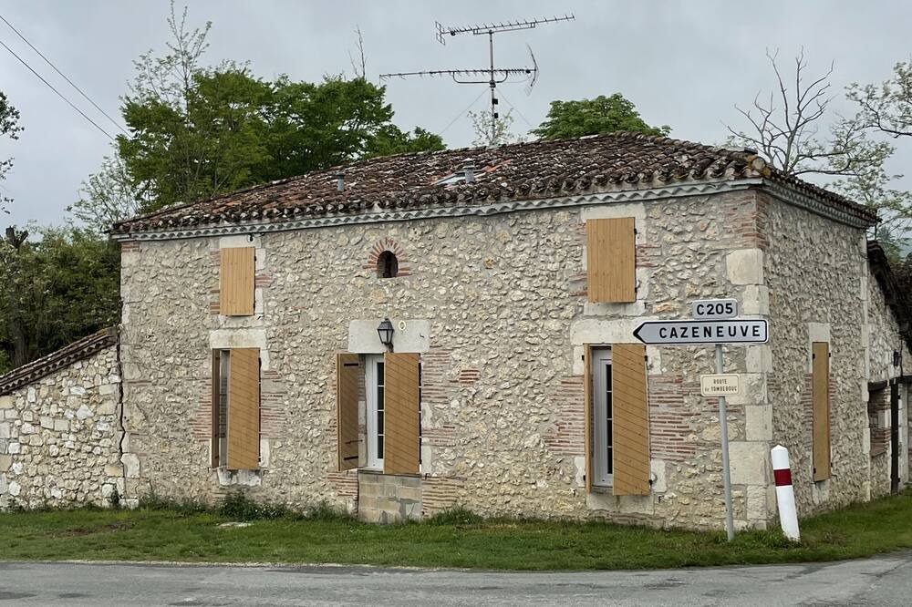 Photo of Outdoor in Allez-et-Cazeneuve
